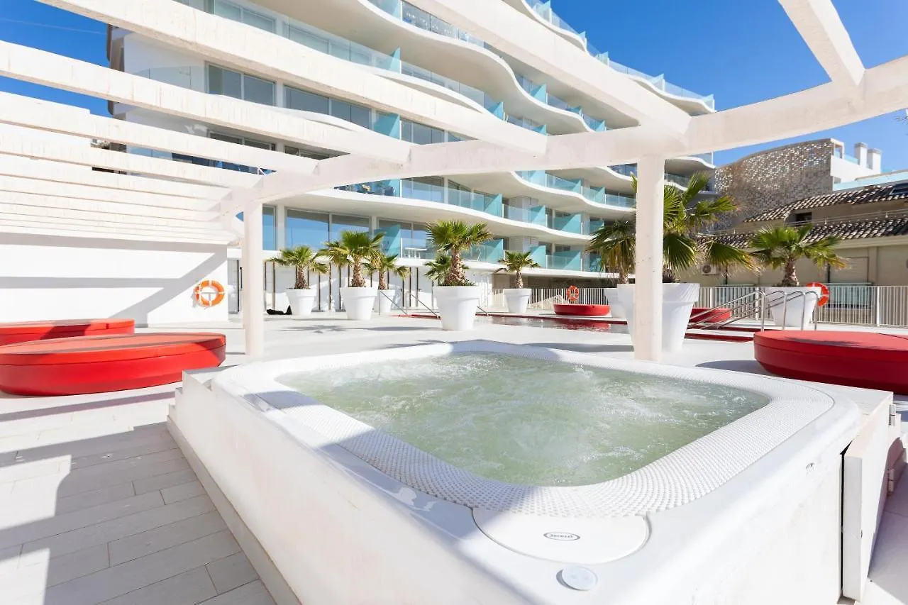 Ensuite Sea & Pool Views With Private Parking 푸엔히롤라