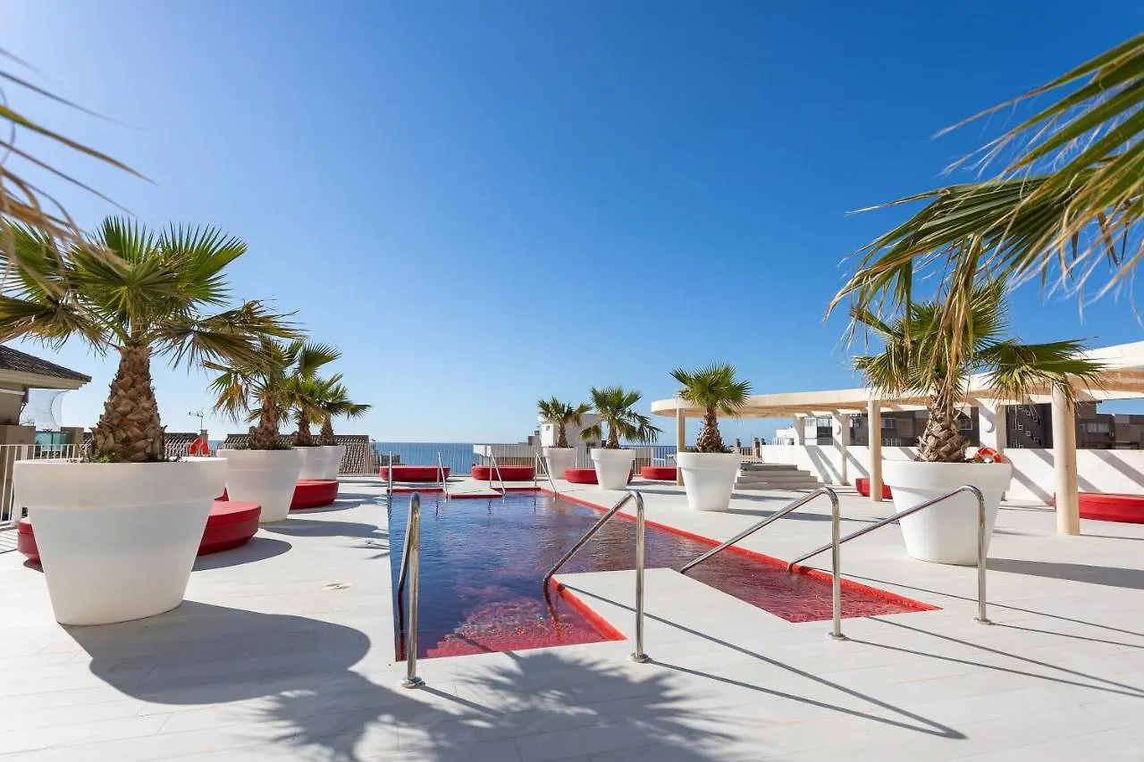 아파트 Ensuite Sea & Pool Views With Private Parking 푸엔히롤라
